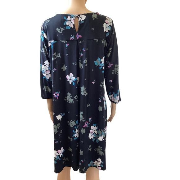 J.Jill Wearever Collection Floral Swing 3/4 Sleeve Pleat-Back dress. - Picture 2 of 6